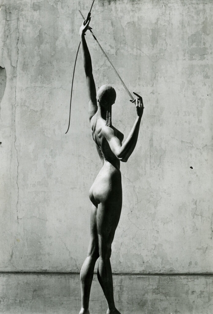 Escultura-Lapayese-Diana Cazadora, 1952, perfil Escultura-Lapayese-Diana Cazadora, 1952, perfil