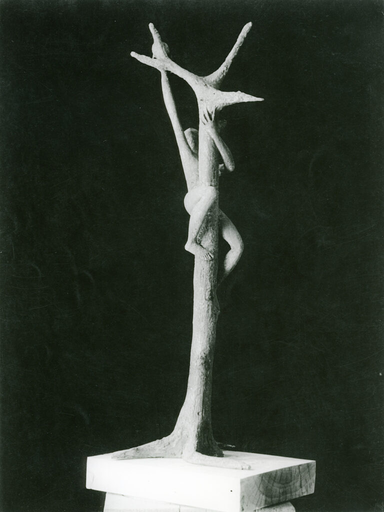 Escultura-Lapayese-Rescatando la pelota, bronce, frontal Escultura-Lapayese-Rescatando la pelota, bronce, frontal