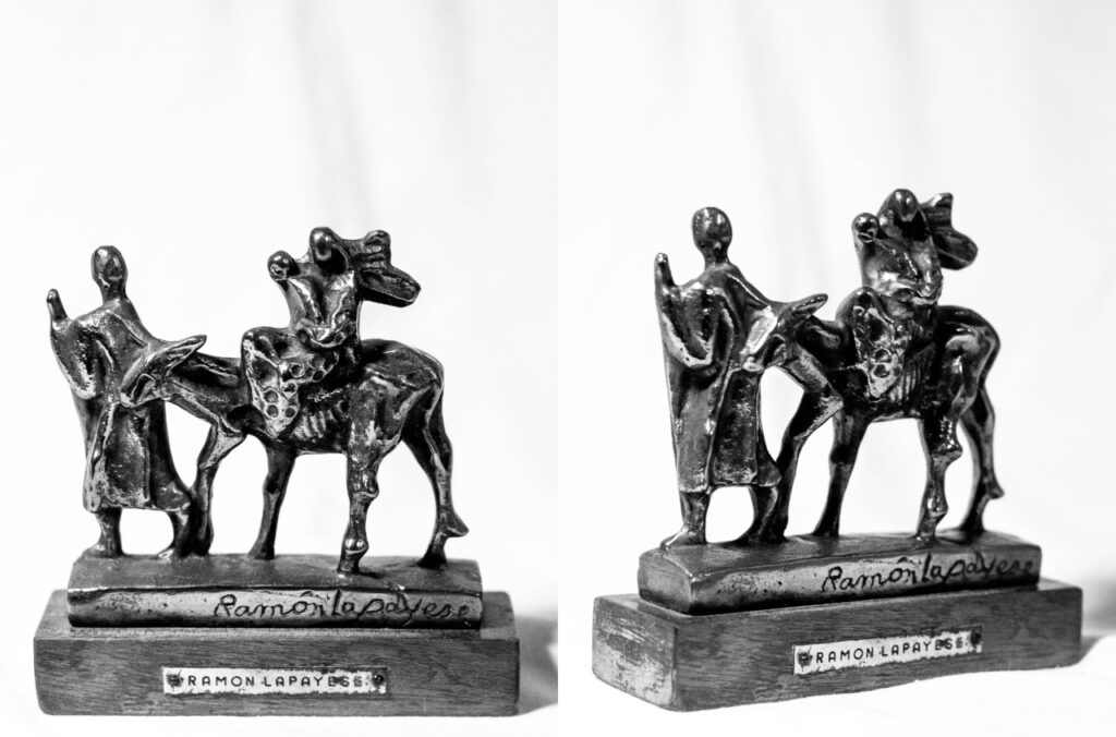 Escultura-Lapayese-Huida a Egipto Bronce 9,5 x 10,5 x 2,5 cm 1982 Escultura-Lapayese-Huida a Egipto Bronce 9,5 x 10,5 x 2,5 cm 1982