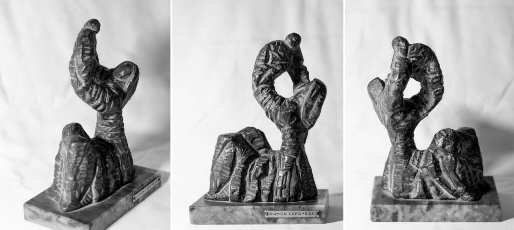 Lapayese-Escultura-Maternidad bronce 17 x 10 x 5 cm 1980 Lapayese-Escultura-Maternidad bronce 17 x 10 x 5 cm 1980