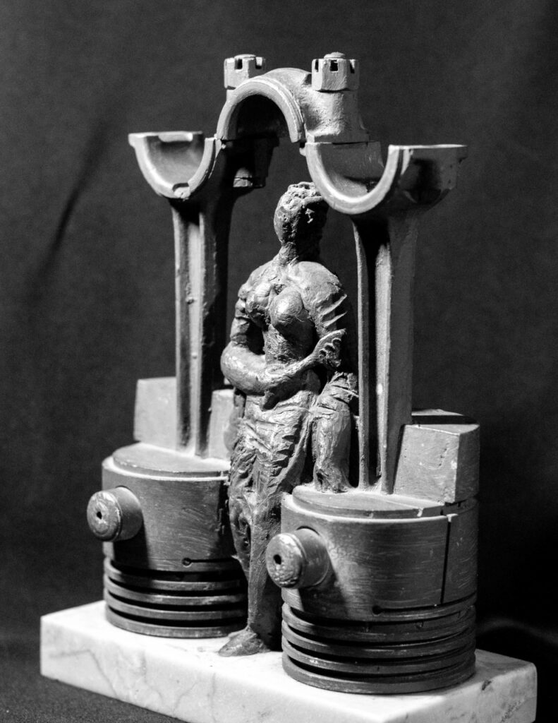 Escultura-Lapayese-Pistones, bronce y hierro reciclado Escultura-Lapayese-Pistones, bronce y hierro reciclado