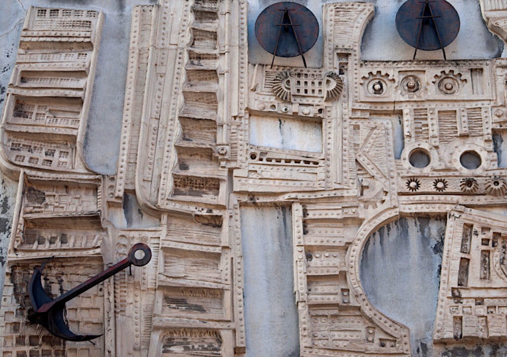 Lapayese- Escultura monumental - Friso - Jefatura Logística de la Armada - JAL Lapayese- Escultura monumental - Friso - Jefatura Logística de la Armada - JAL