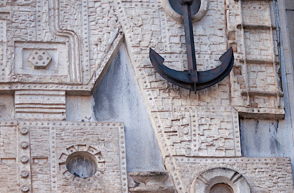 Lapayese- Escultura monumental - Friso - Jefatura Logística de la Armada - JAL Lapayese- Escultura monumental - Friso - Jefatura Logística de la Armada - JAL