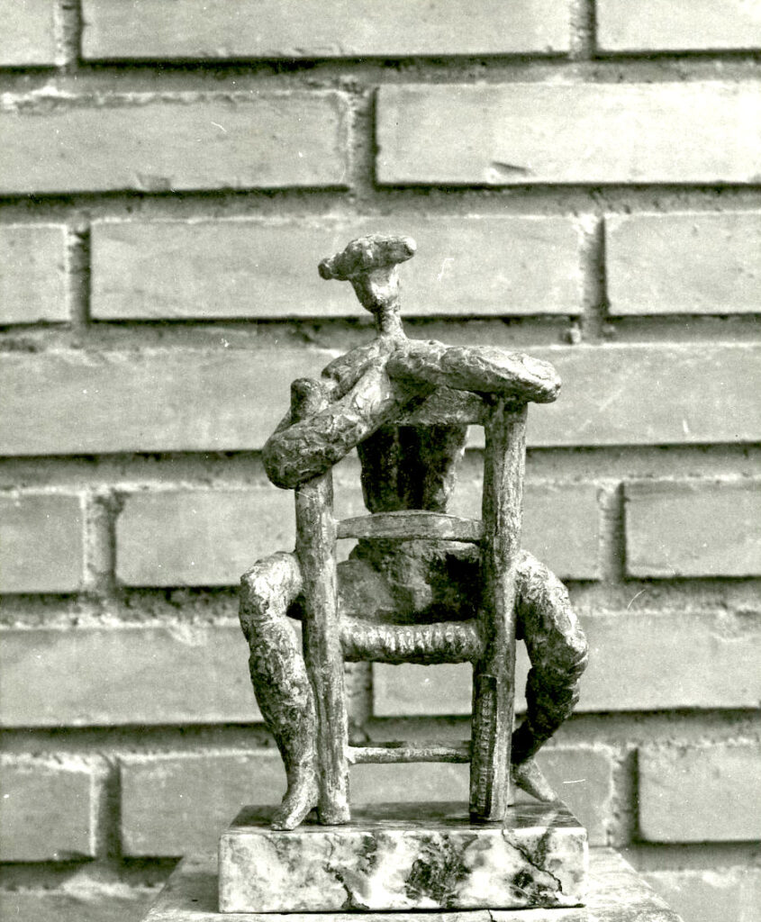 Lapayese - escultura - tauromaquia - toro - torero - Torero en silla - bronce - 1977 Lapayese - escultura - tauromaquia - toro - torero - Torero en silla - bronce - 1977