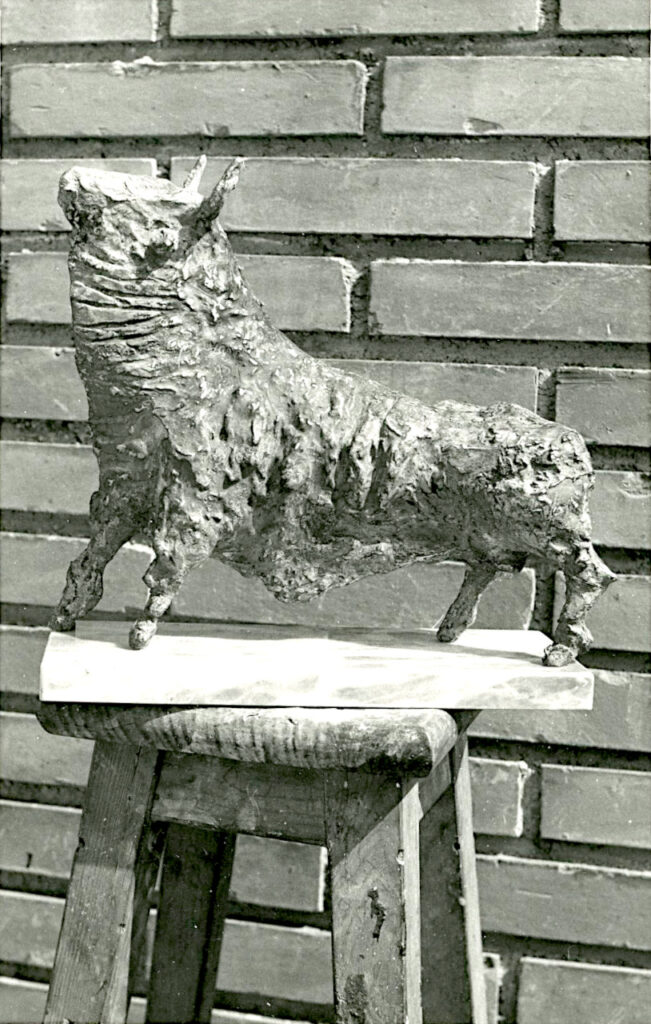 Lapayese - escultura - tauromaquia - toro - torero - bronce - bisonte 02 Lapayese - escultura - tauromaquia - toro - torero - bronce - bisonte 02